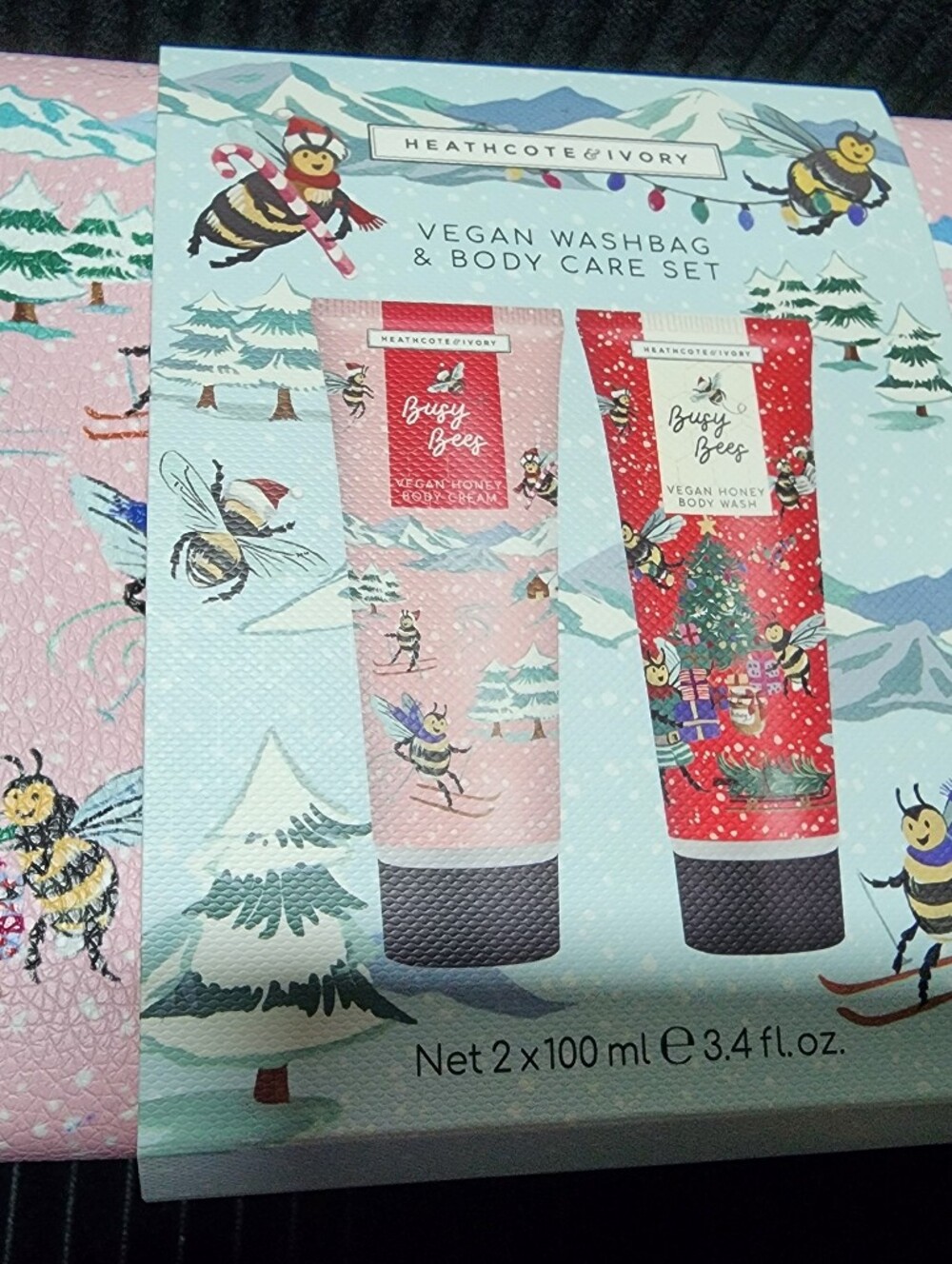 Heathcote & Ivory Festive Vegan Washbag & Bodycare Set - Pink